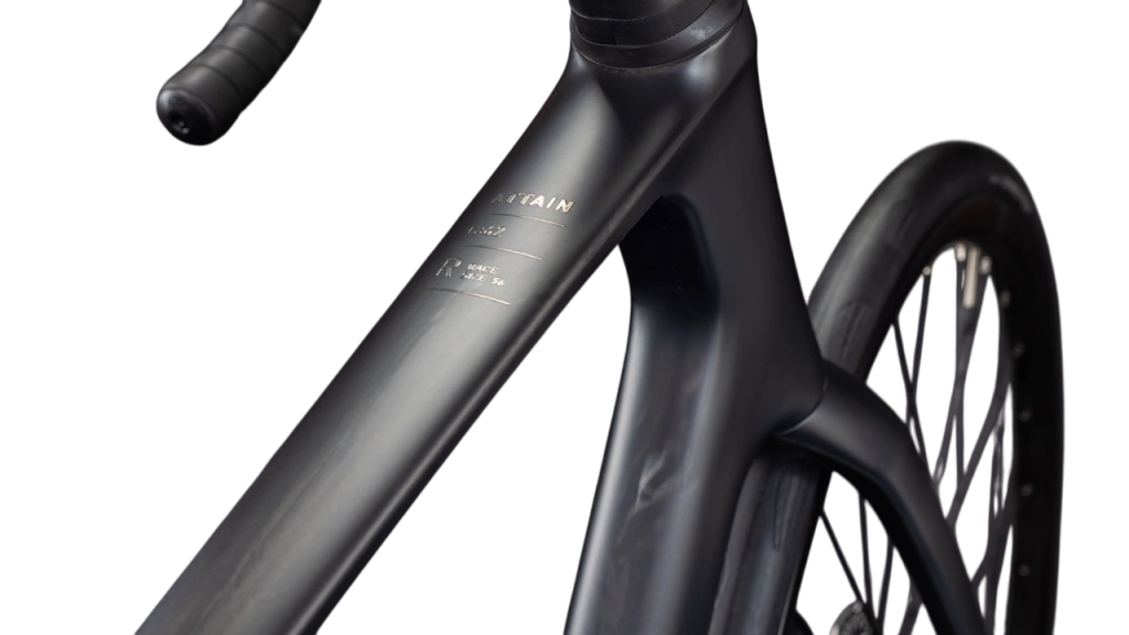 Cube Attain C:62 Race